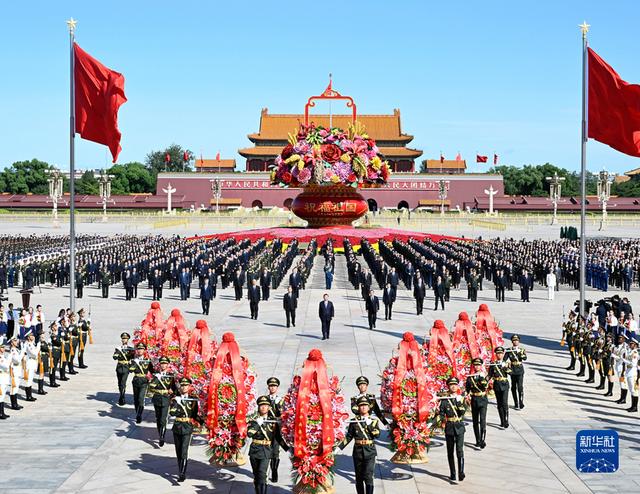 烈士纪念日向人民英雄敬献花篮仪式在京隆重举行